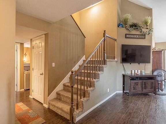 5th image of 45102 Loma Vista Dr