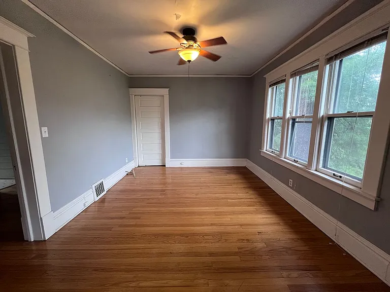 254 Warren Ave SE — Photo 5