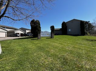 3203 Oak Knoll Dr #4, Eau Claire, WI 54701