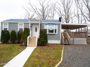 37 Central Ave, Keansburg, NJ 07734