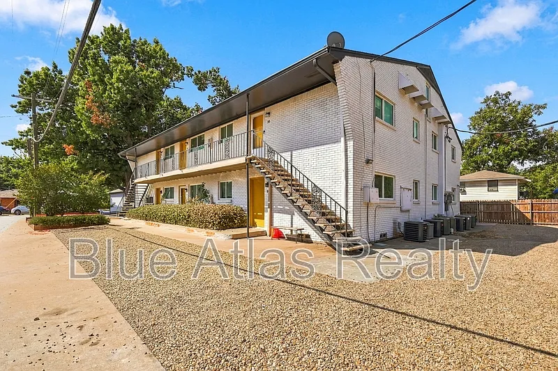 1 bed, 1.0 bath, 450 sqft, $1,095 — Photo 1
