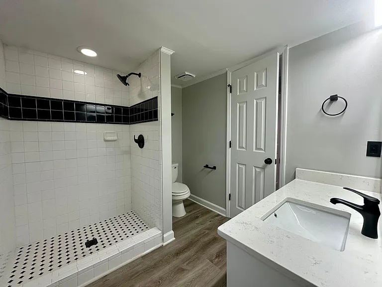 1401 Longbrook Dr — Photo 18