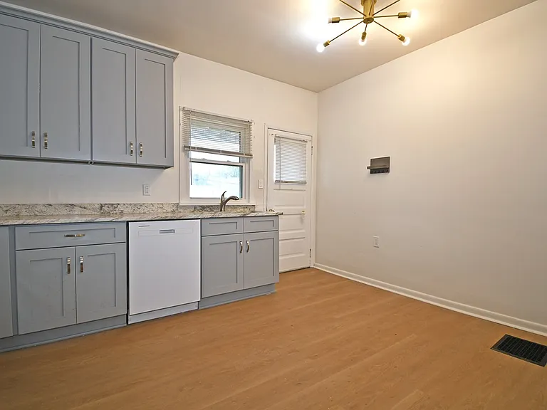 111 Ramsey Ave #1 — Photo 2