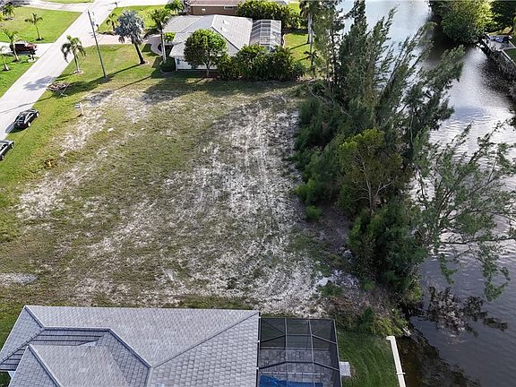 4th image of 3744 SW 11th Pl