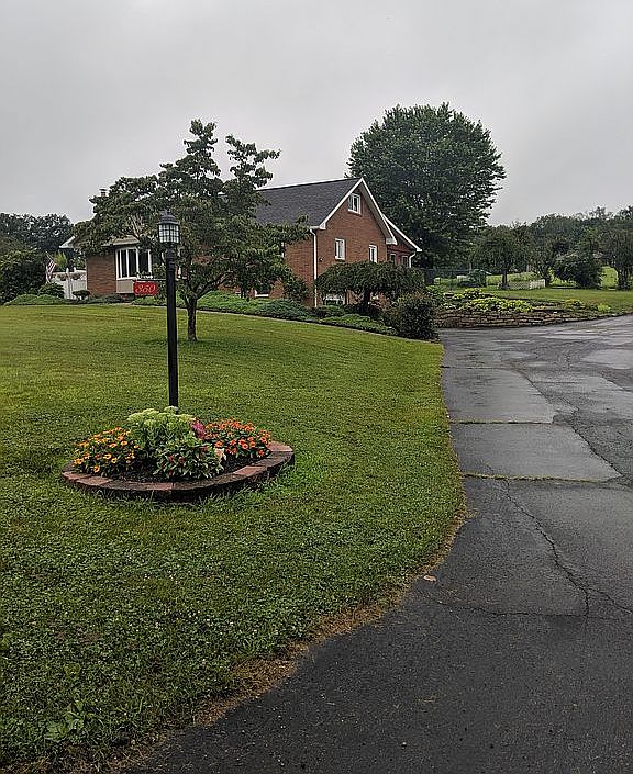 1st image of 350 Northwestern Dr