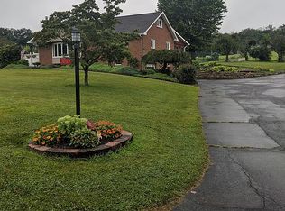 350 Northwestern Dr, Ellwood City, PA 16117