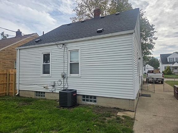 3rd image of 8059 Coolidge Ave