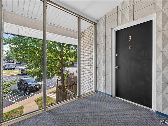 5th image of 10401 Briarbend Dr APT 9