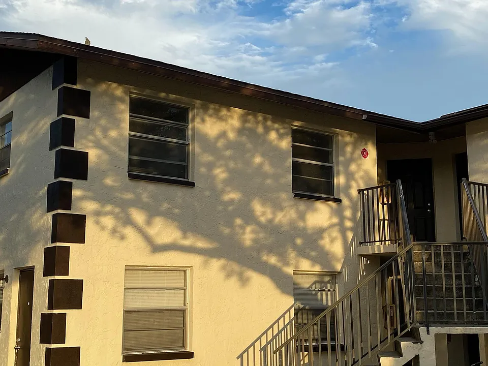 3571 Applewood Ter N #F