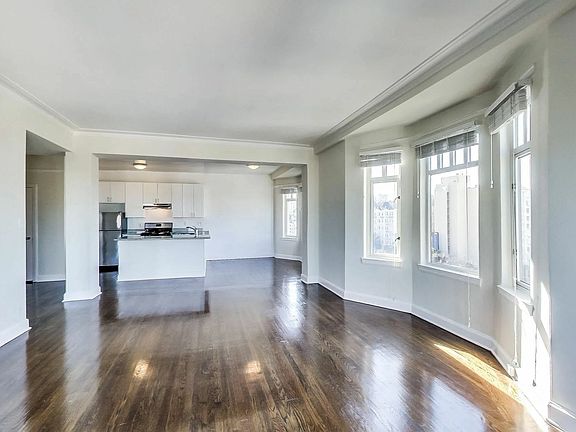 2nd image of 1362 Lombard St #402