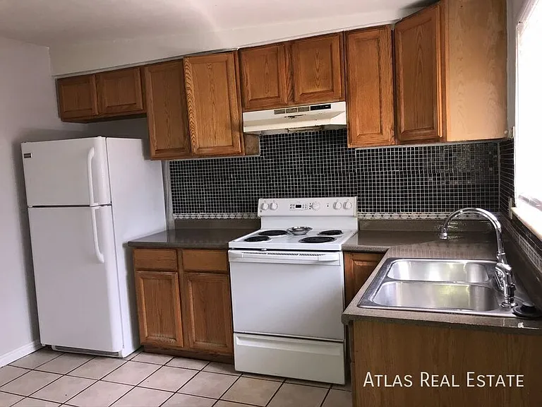 4425 N Elizabeth St — Photo 11