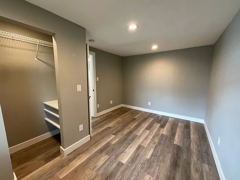 2120 E Grand Ave — Photo 7