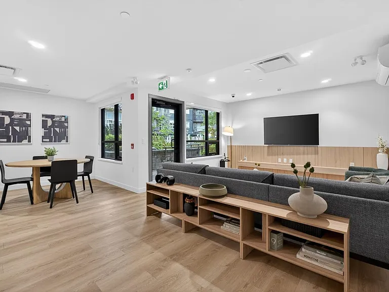 723 Grover Ave #210 — Photo 15