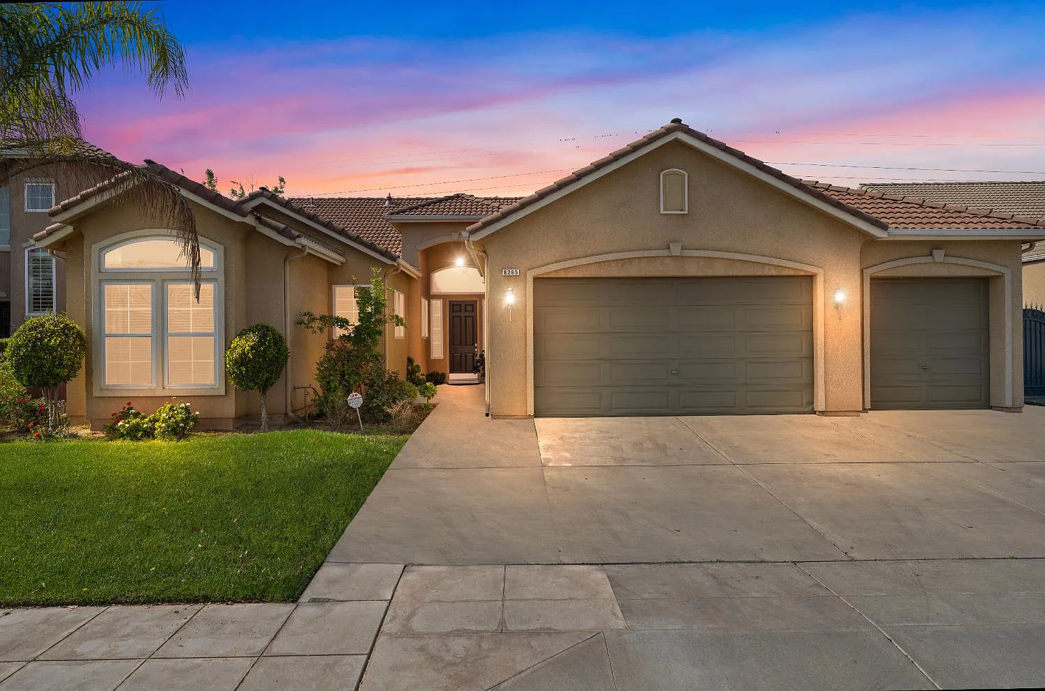 6265 W Menlo Ave photo 1
