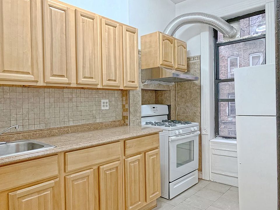1st image of 235 E 115th St #2