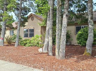 3890 Spruce St, Florence, OR 97439