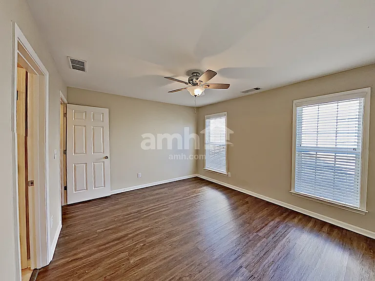 818 Poplar Ter — Photo 14