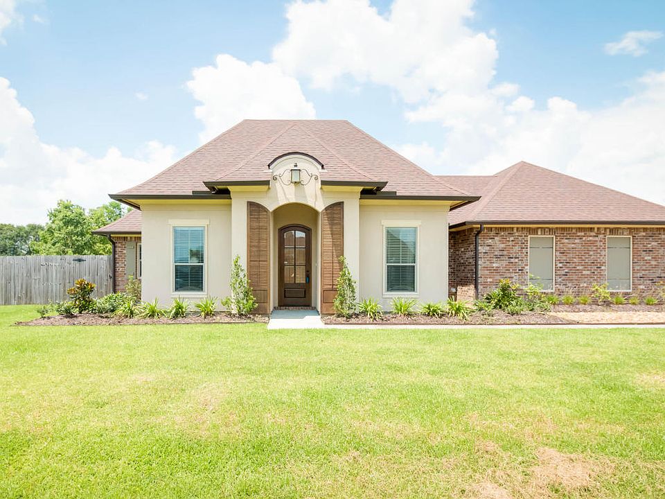 1st image of 205 Oak Shadows Dr