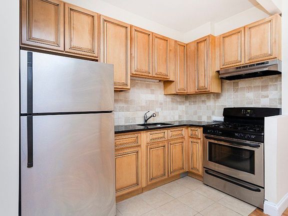 3rd image of 560 W 144th St APT 23