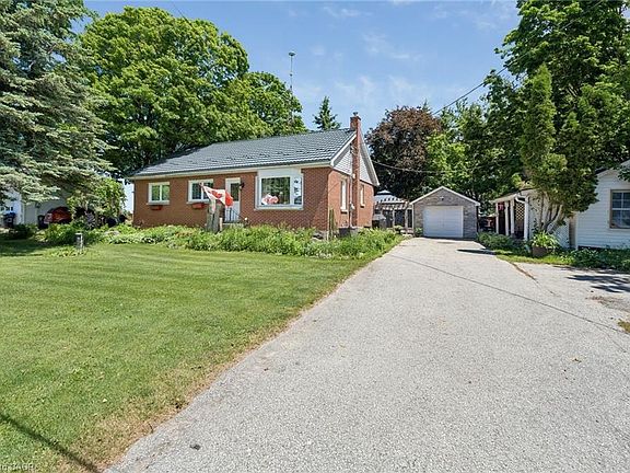 2nd image of 871 Penetanguishene Rd