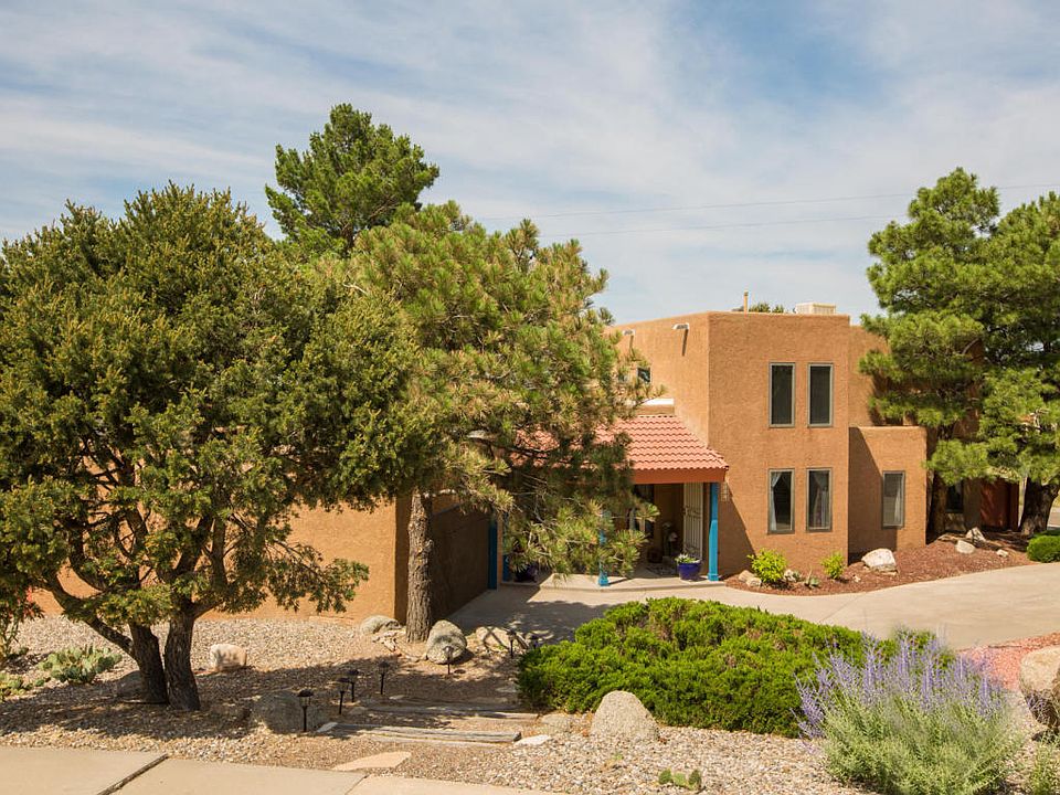 1st image of 3905 Calle Castano NE