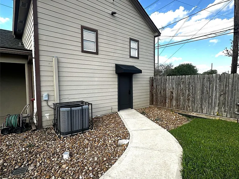 507 Houston St #7 — Photo 13