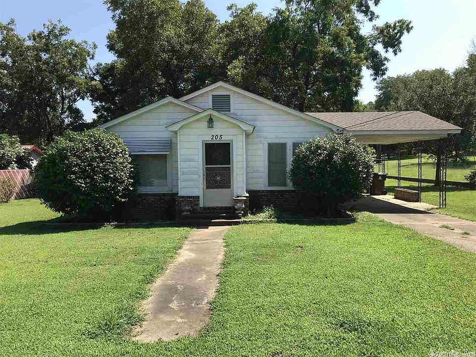 1st image of 205 Massey St