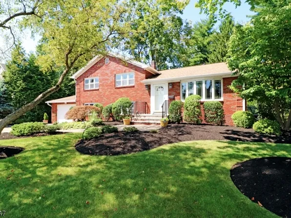 7 Tucker St, Florham Park Boro, NJ 07932