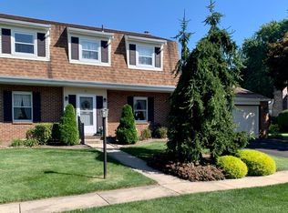 31 Devonshire Dr, Reading, PA 19610