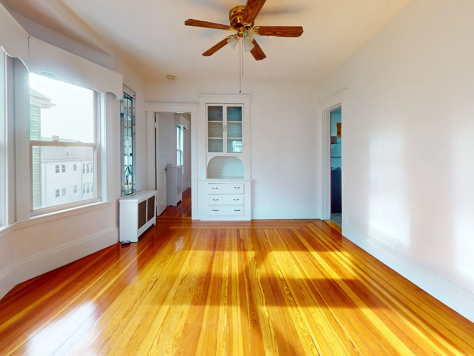 2 bed, 1200 sqft, $2,900 — Photo 3