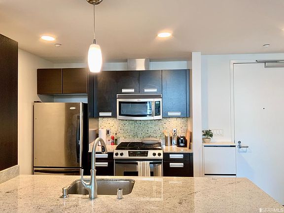 2nd image of 300 Berry St Unit 516