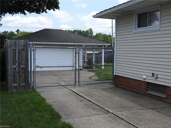 2nd image of 11180 Glamer Dr