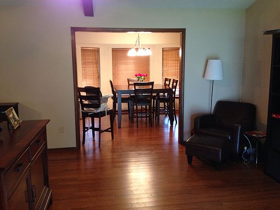 3rd image of 601 Dogwood Ct
