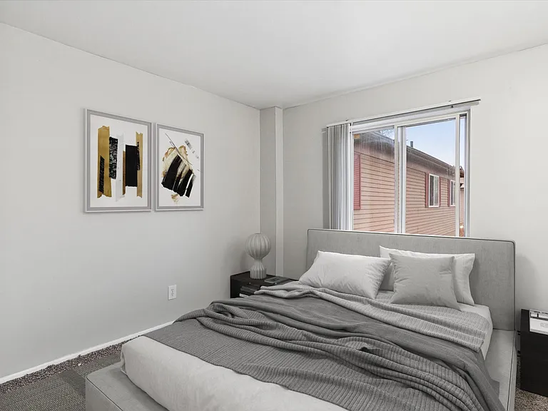 Village Grove Apartments — Photo 32