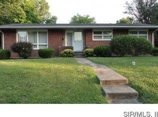 700 W Miller Dr, Staunton, IL