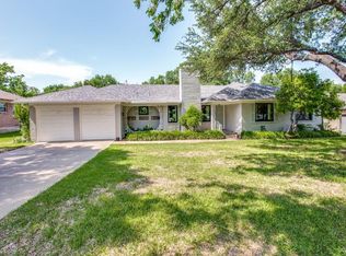 6852 Brants Ln, Fort Worth, TX 76116
