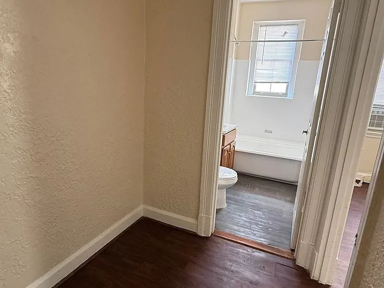 Oaklawn Apartments — Photo 21
