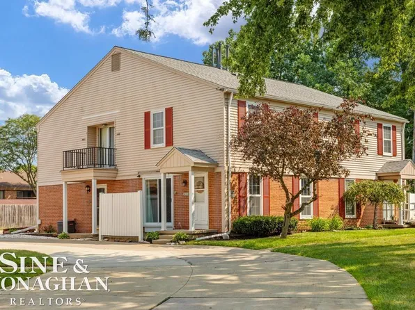 24151 Meadowbridge Dr #81, Clinton Township, MI 48035