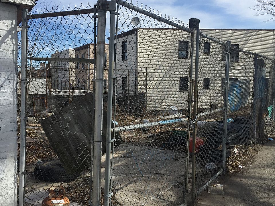 1st image of 22-50 49 St