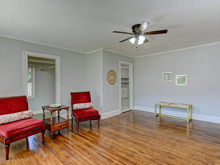4329 Dinglewood Ave — Photo 16