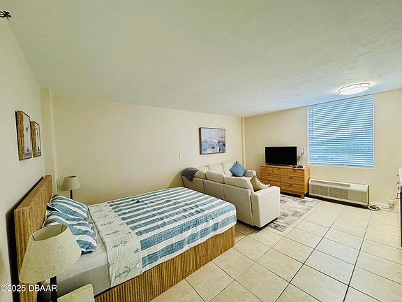 3rd image of 701 S Atlantic Ave #321