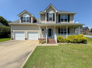 156 Edgecombe Dr, Spring Lake, NC 28390