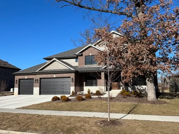 1177 Sycamore Dr, Lake Zurich, IL 60047