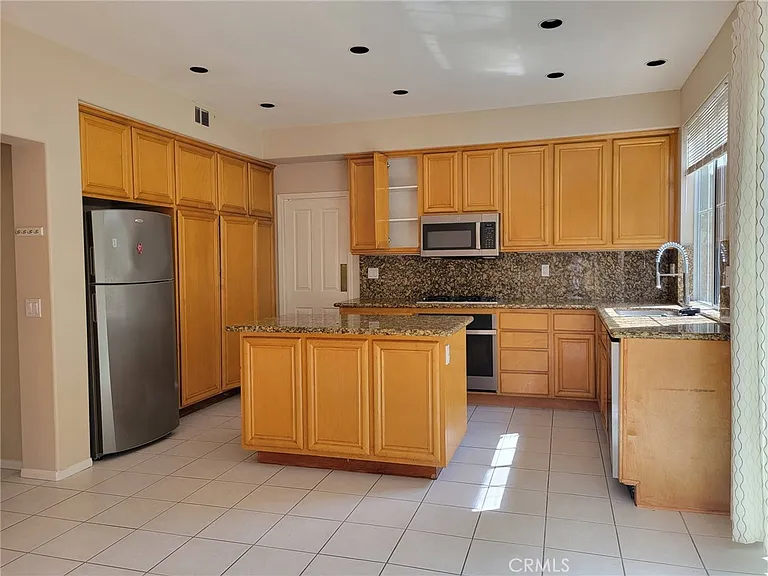 10 Del Ventura — Photo 5