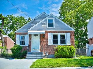 35 Jefferson Ave, Valley Stream, NY 11580