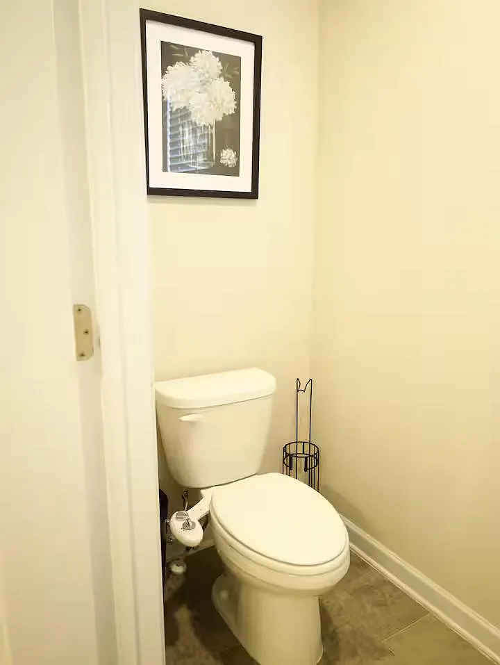 3 bed, 2.5 bath, 1600 sqft, $1,594 — Photo 3
