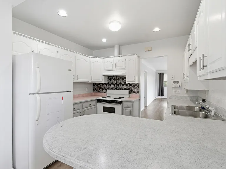 27033 Brush St — Photo 9