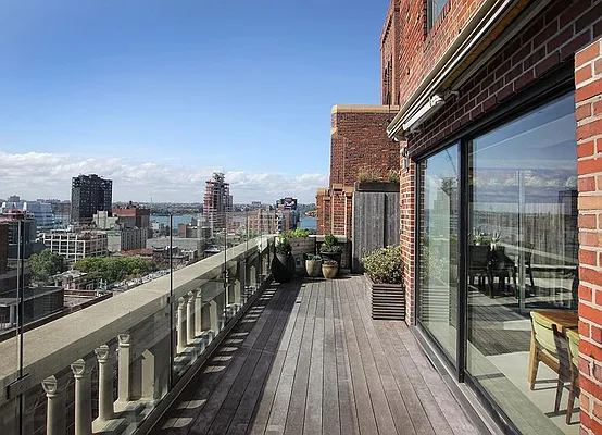 Sold by Warburg | media 34