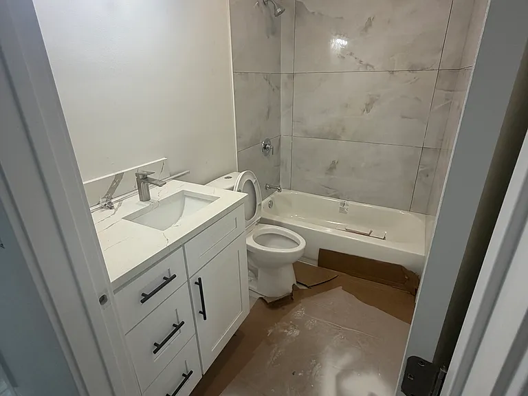 1628 W Blackhawk St #2 — Photo 4