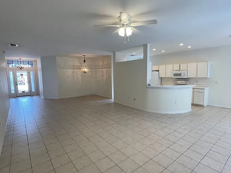 870 Greystone Ln — Photo 9